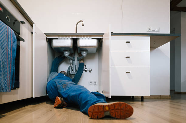 Professional Leak Detection technician working in Avery Island, LA